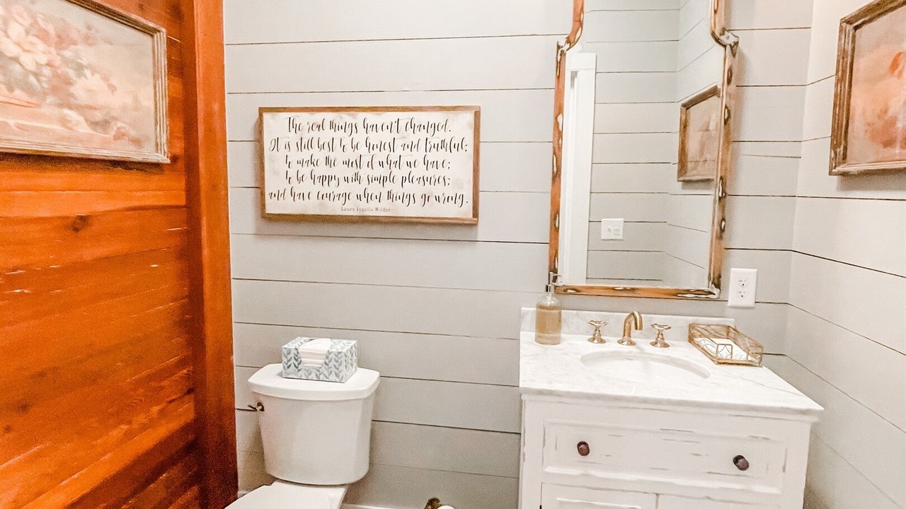 Photo of Bathroom in Columbiana