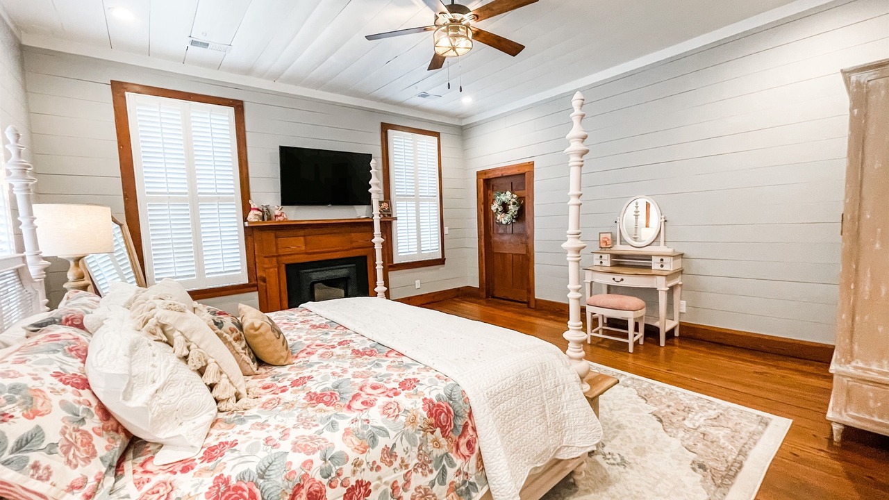 Photo of Bedroom in Columbiana