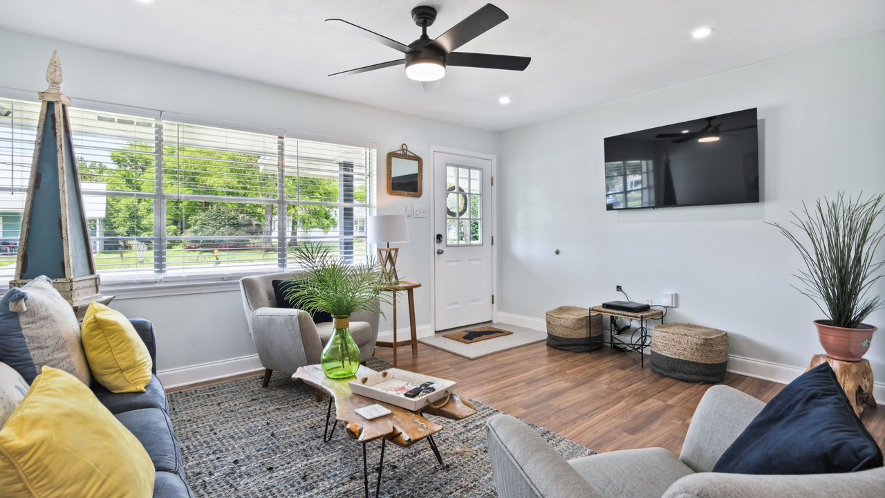 Photo of Livingroom in Long Beach