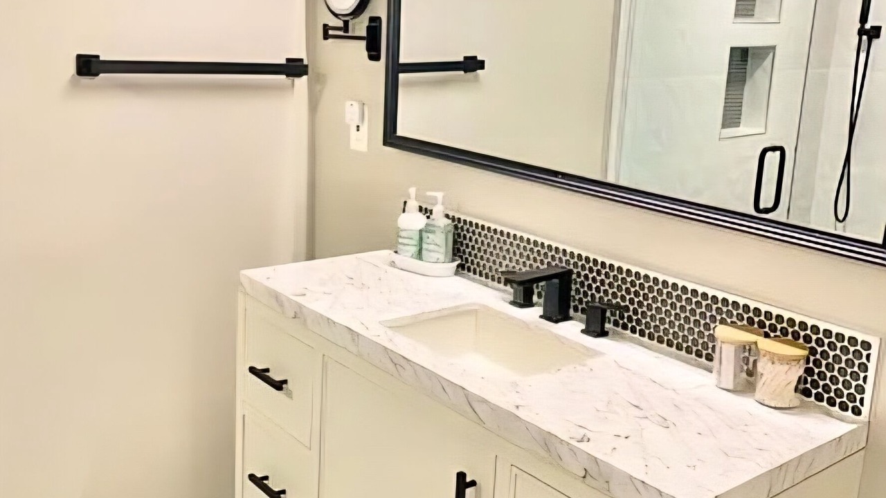 Photo of Bathroom in Peachtree Hills