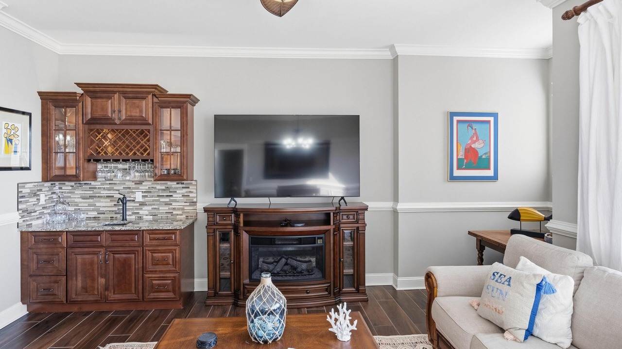 Photo of Livingroom in Baytowne Wharf