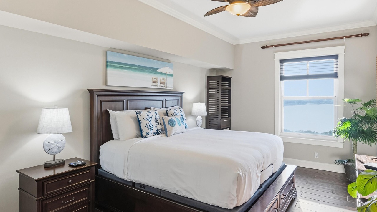 Photo of Bedroom in Baytowne Wharf