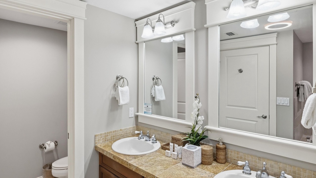 Photo of Bathroom in Baytowne Wharf