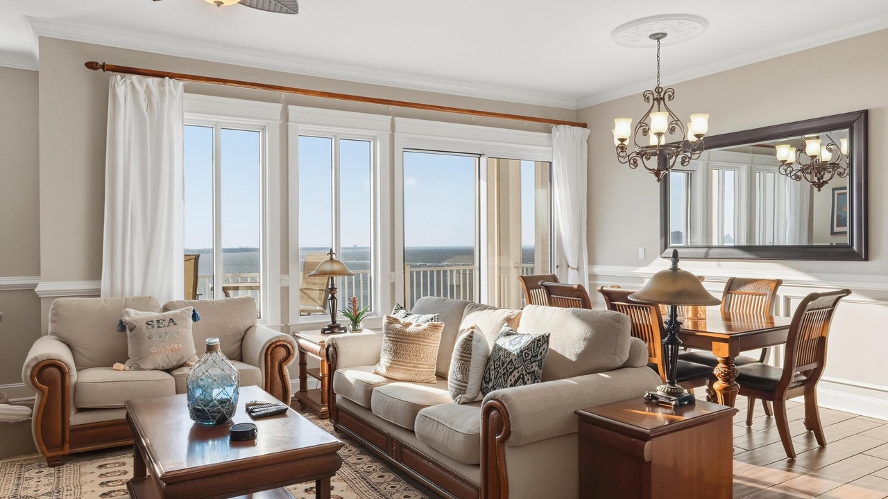 Photo of Livingroom in Baytowne Wharf