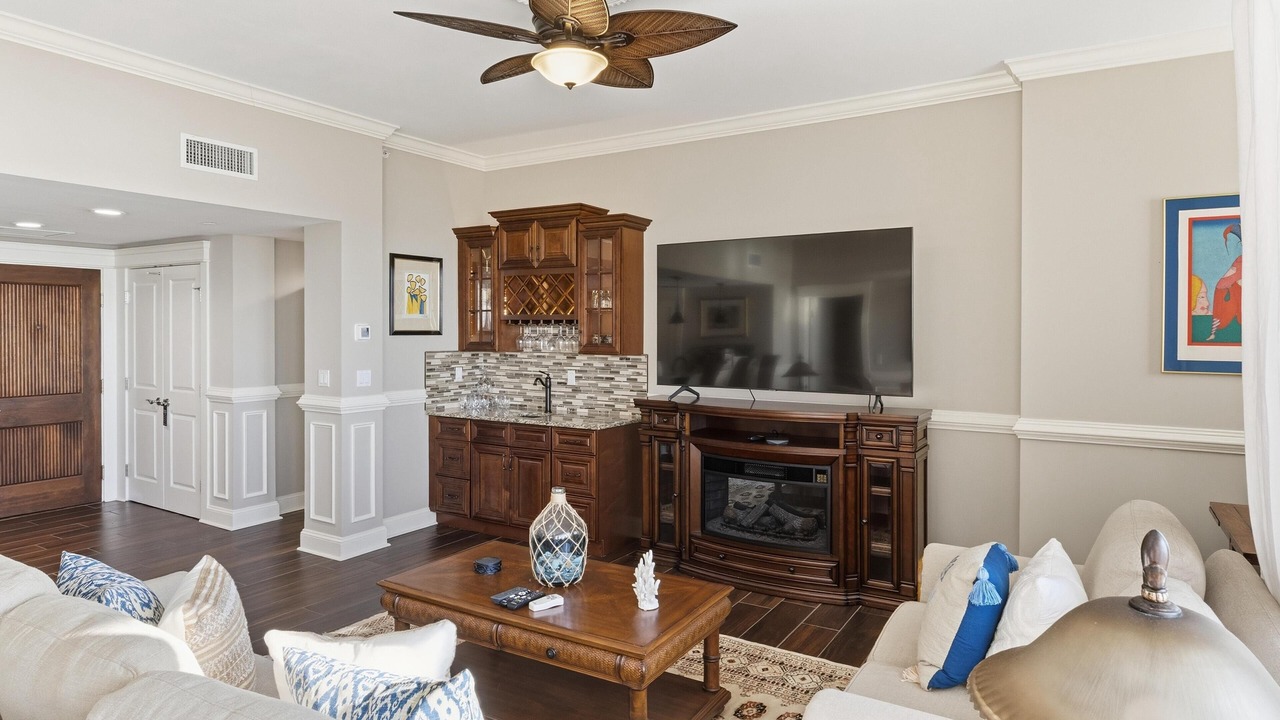 Photo of Livingroom in Baytowne Wharf
