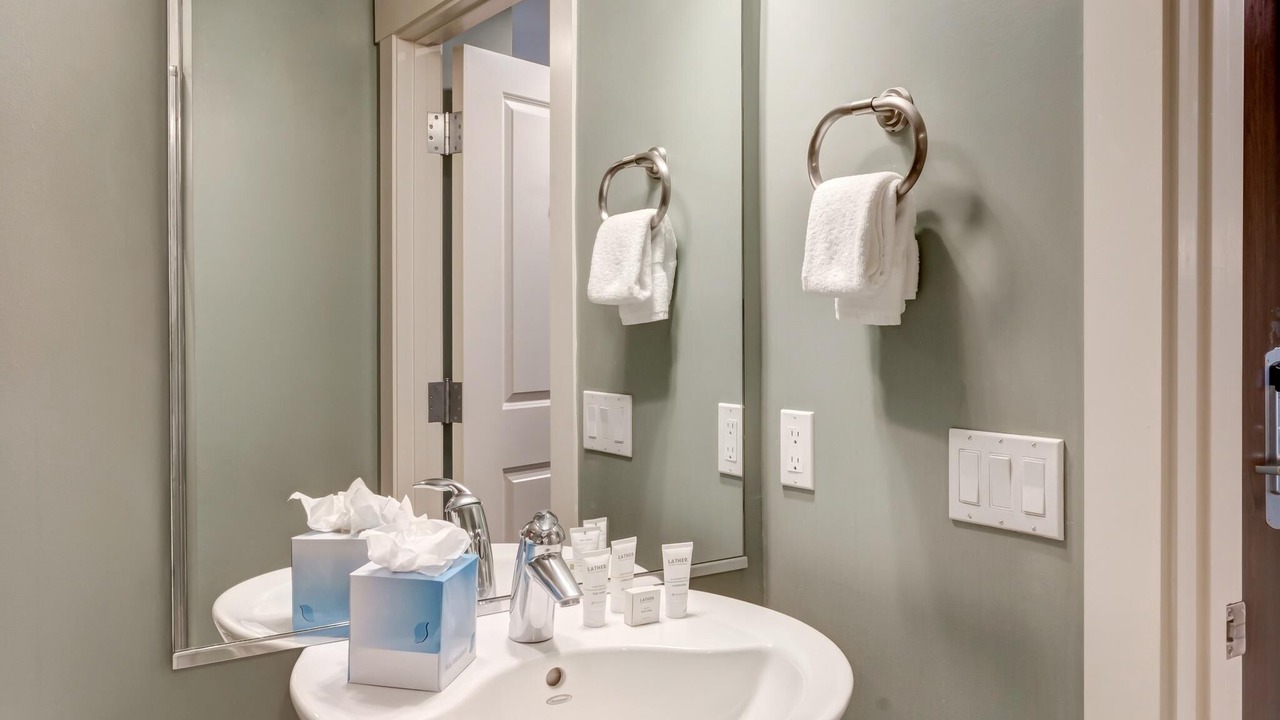 Photo of Bathroom in Baytowne Wharf