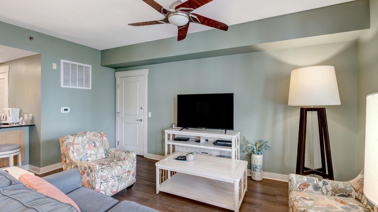 Photo of Livingroom in Baytowne Wharf