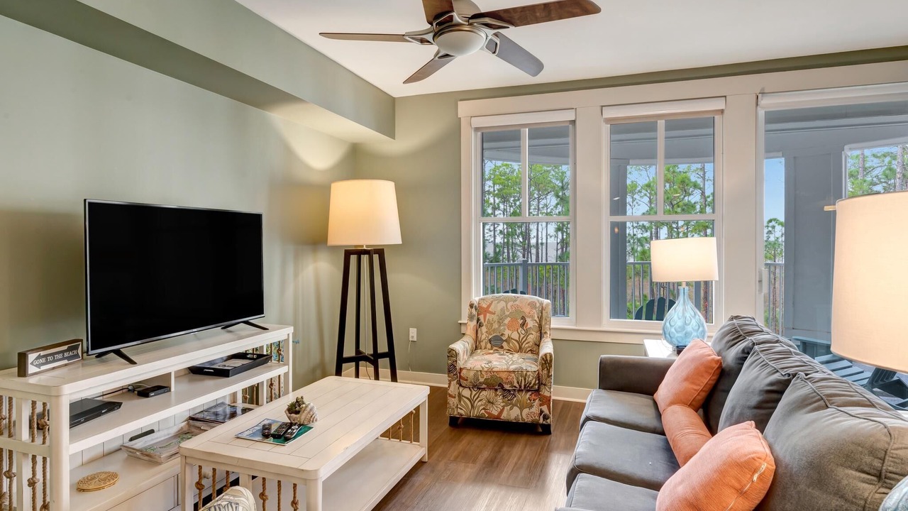 Photo of Livingroom in Baytowne Wharf