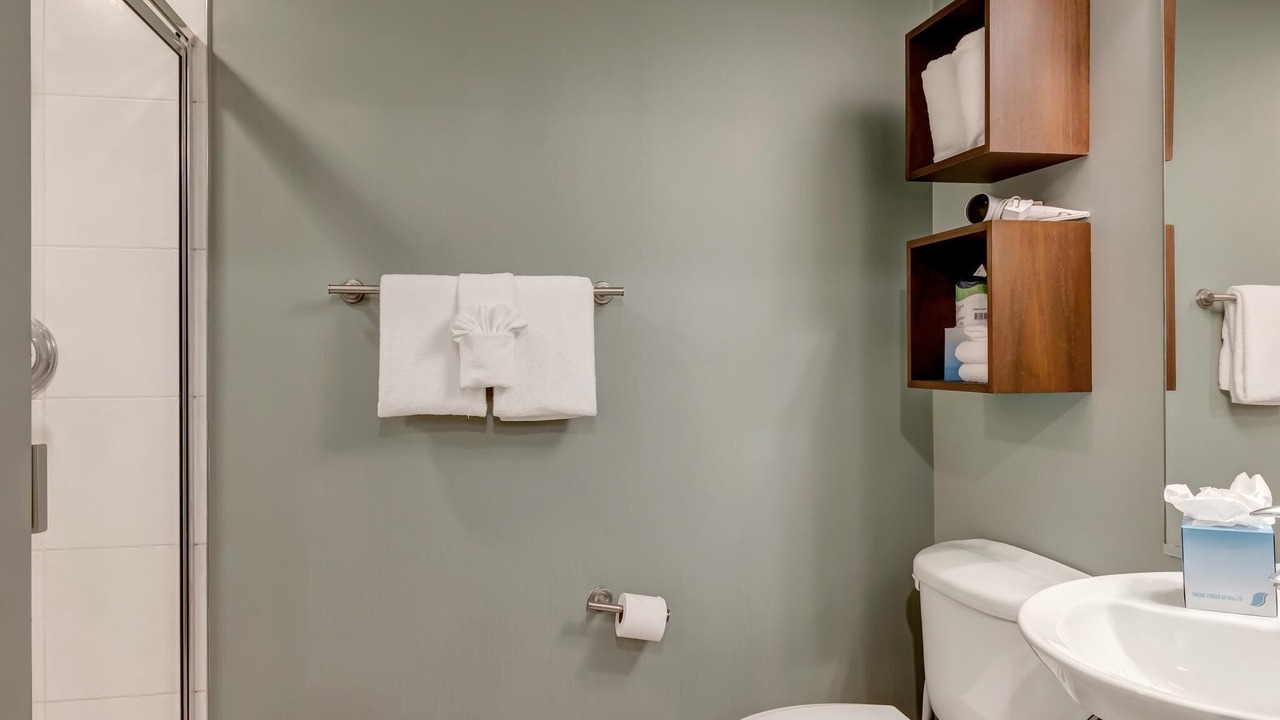 Photo of Bathroom in Baytowne Wharf