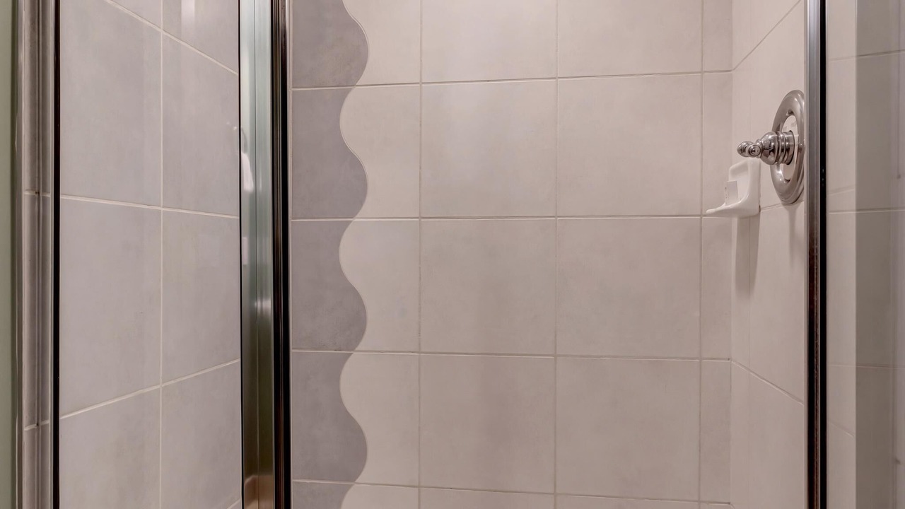Photo of Bathroom in Baytowne Wharf