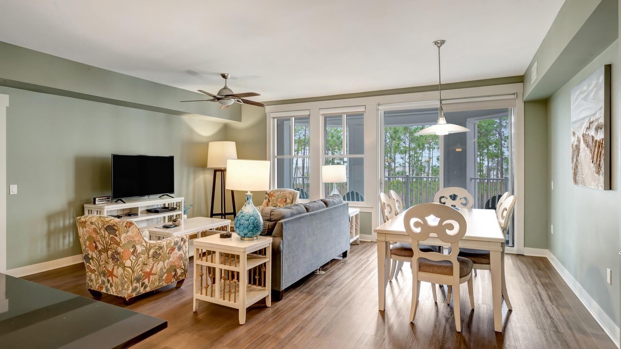 Photo of Livingroom in Baytowne Wharf