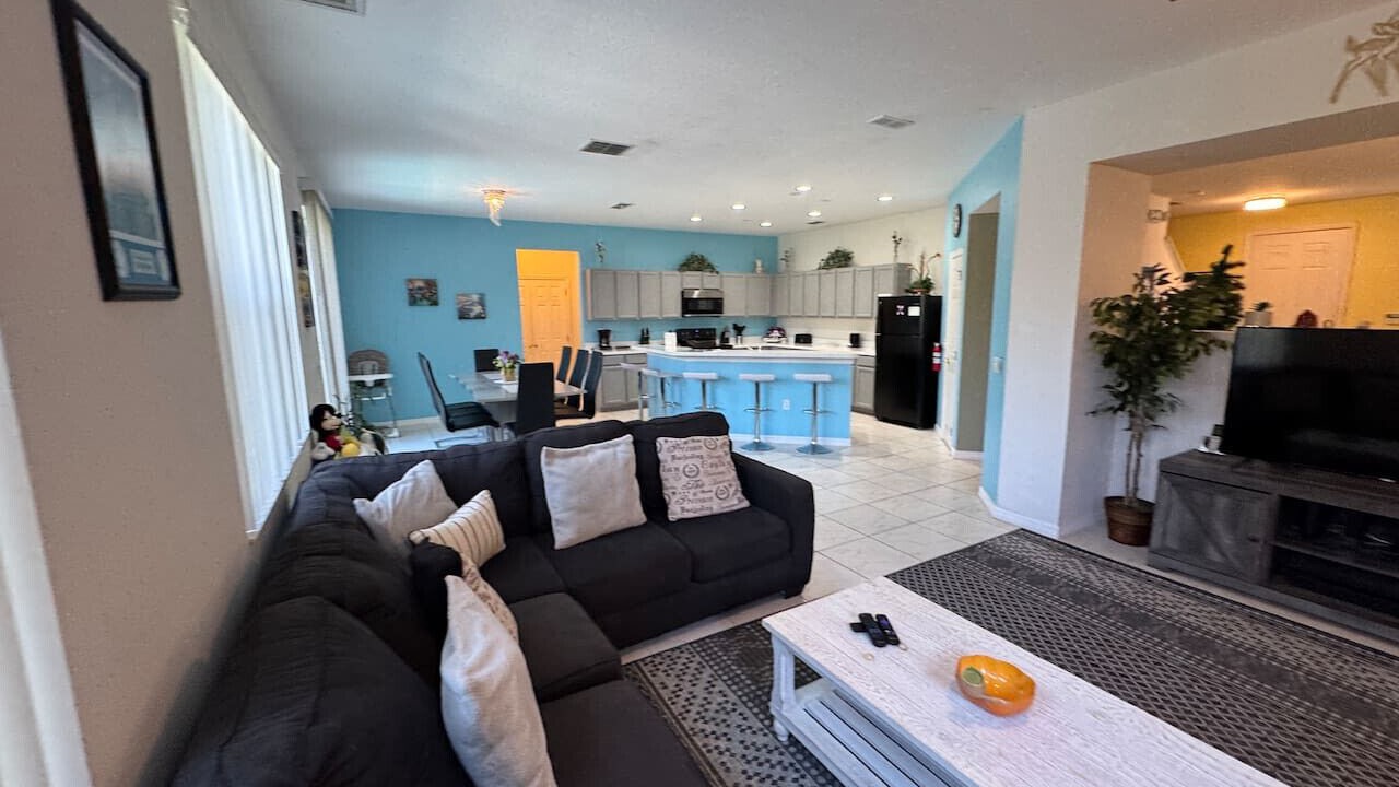 Photo of Livingroom in Windwood Bay
