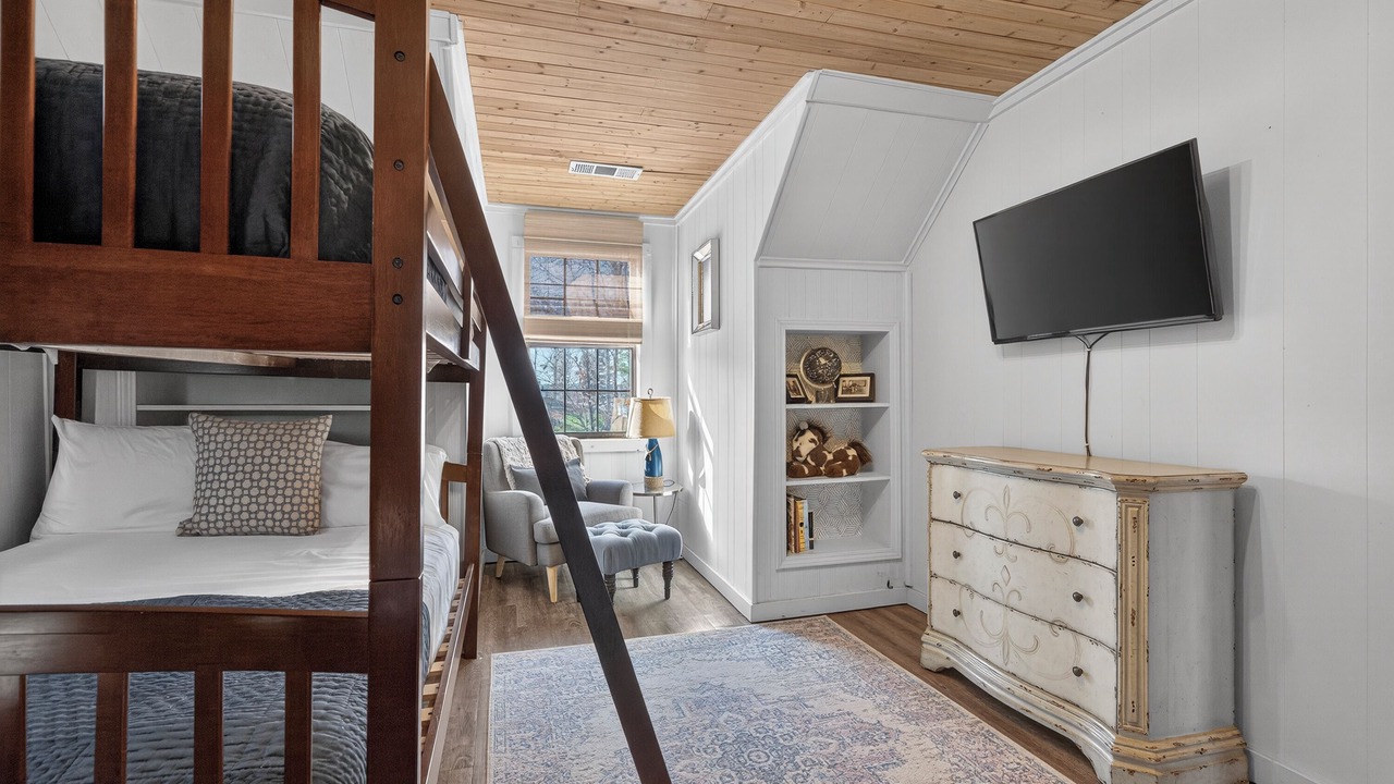Photo of Bedroom in Milledgeville
