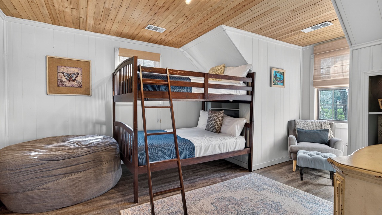 Photo of Bedroom in Milledgeville