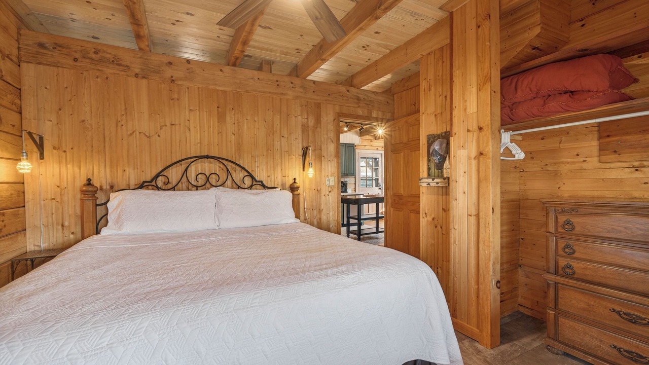 Photo of Bedroom in Milledgeville