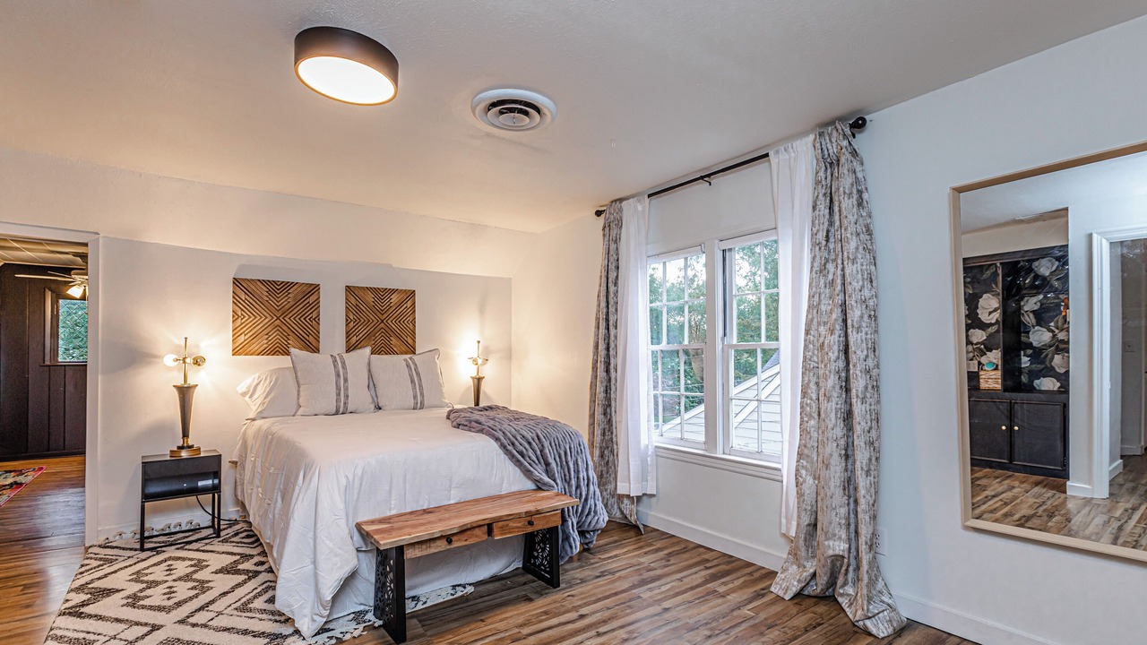 Photo of Bedroom in Fondren