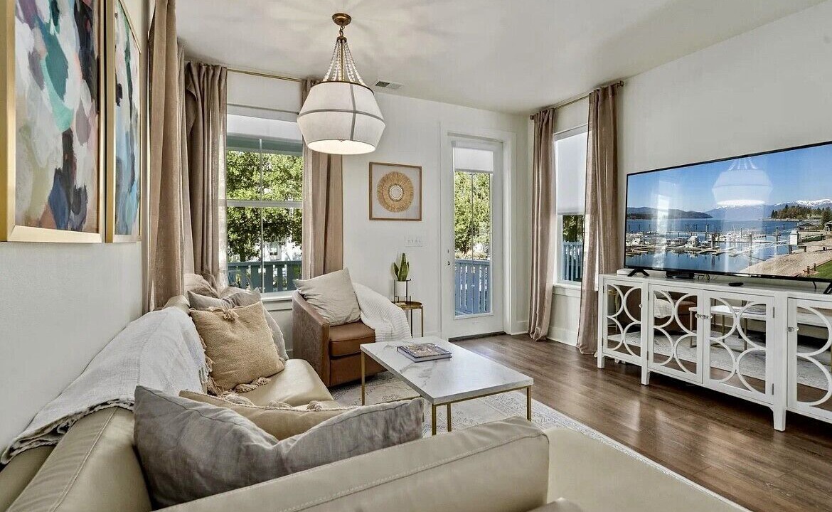 Photo of Livingroom in Ocean Springs