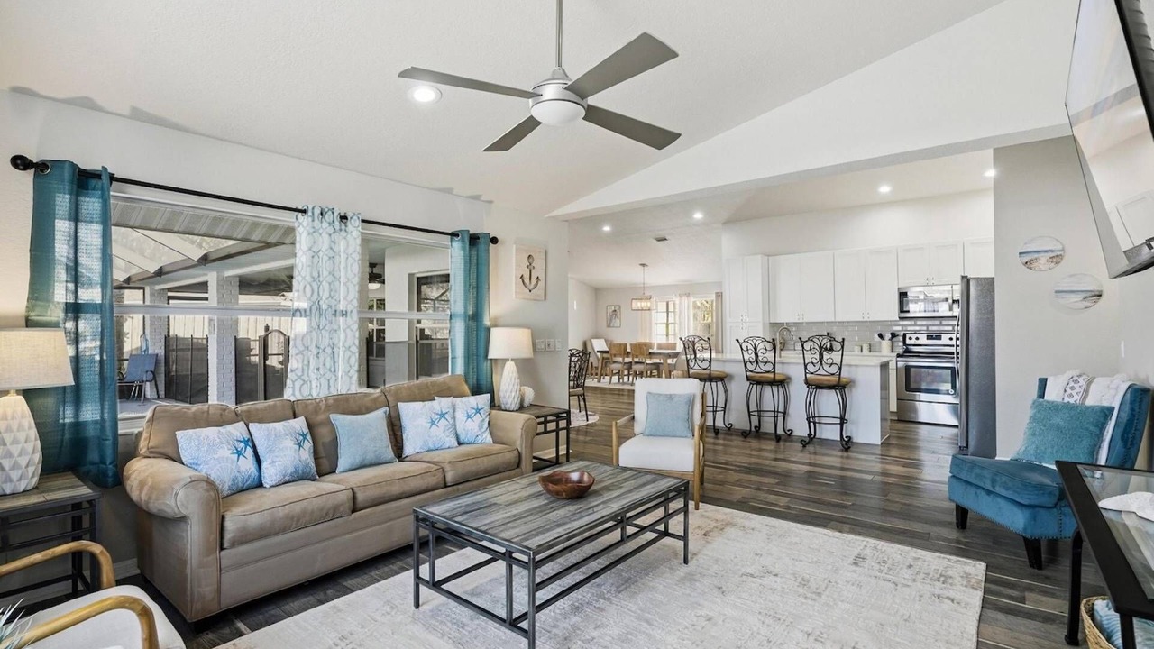 Photo of Livingroom in Palm Harbor