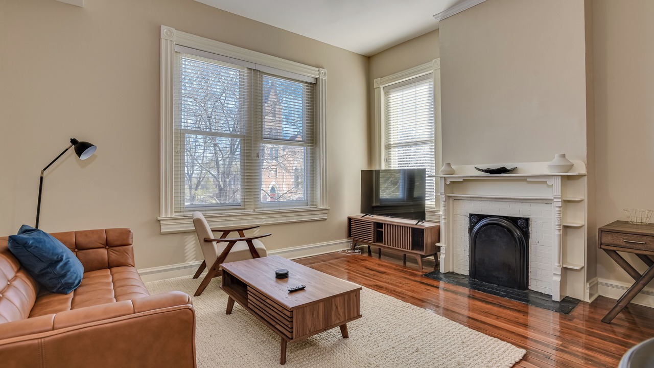 Photo of Livingroom in Downtown