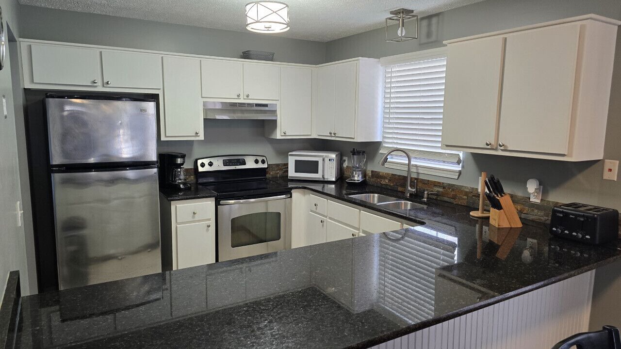 Photo of Kitchen in Biltmore Beach