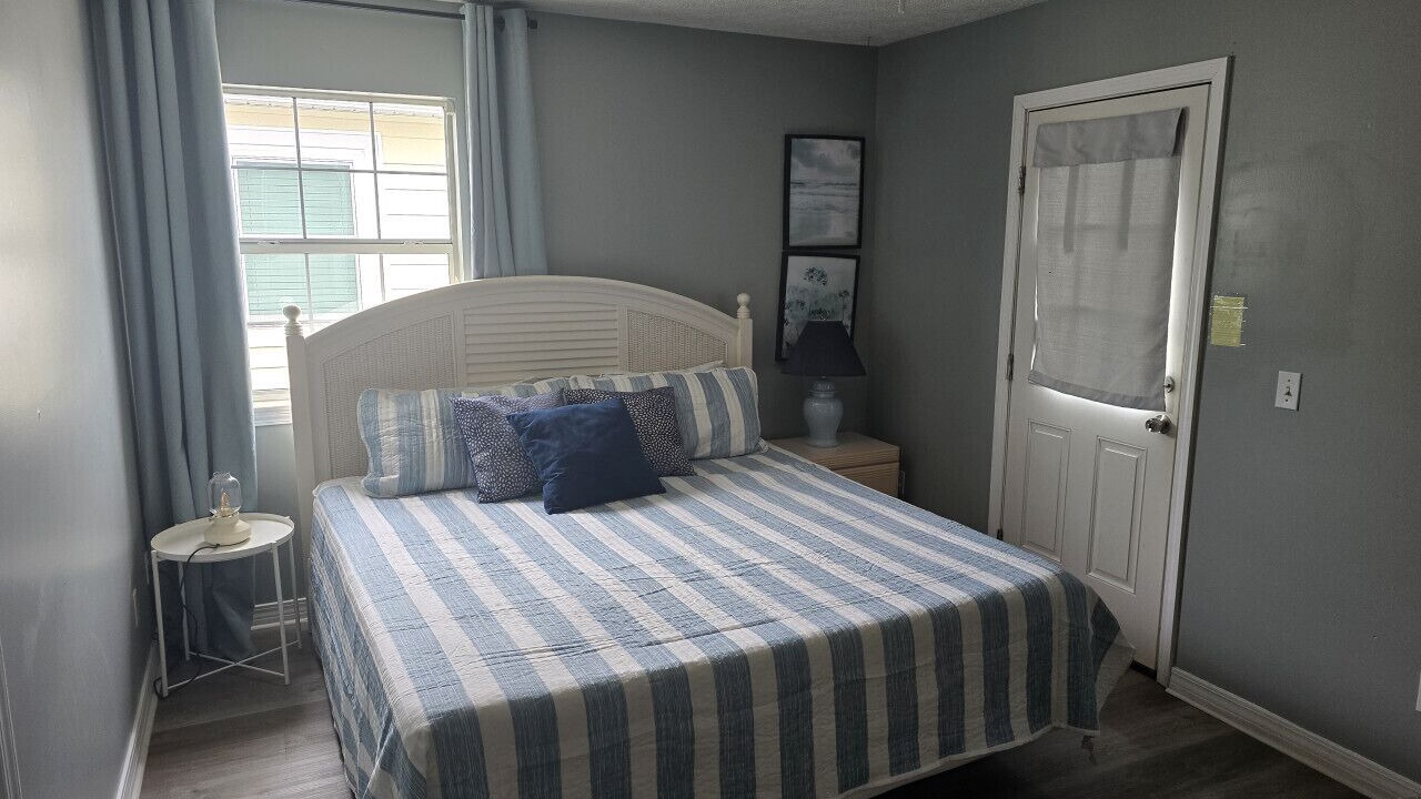 Photo of Bedroom in Biltmore Beach