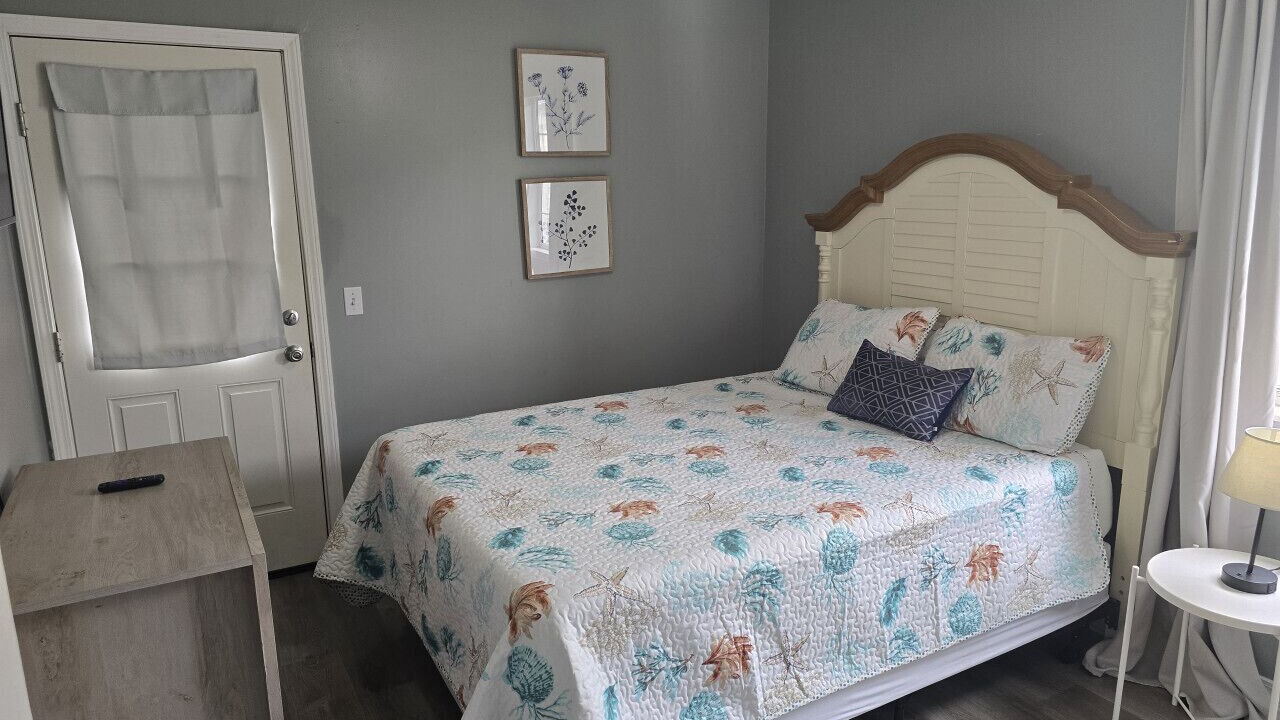 Photo of Bedroom in Biltmore Beach