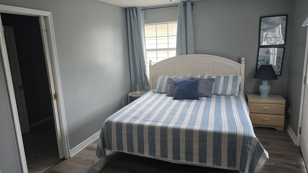 Photo of Bedroom in Biltmore Beach