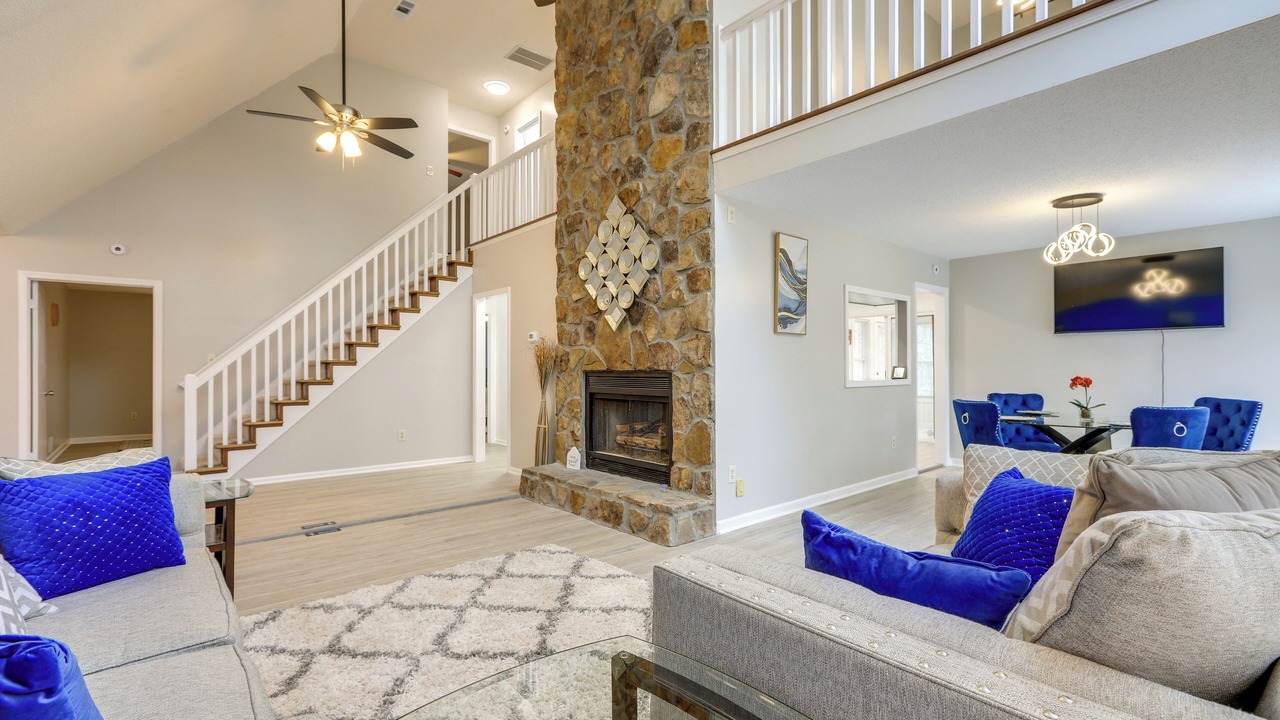 Photo of Livingroom in Inman