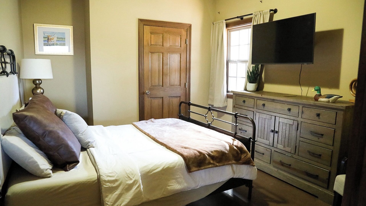 Photo of Bedroom in Reece City