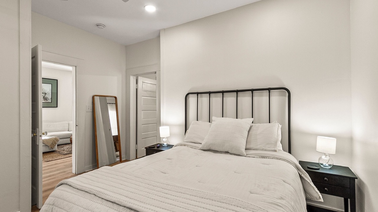 Photo of Bedroom in Northport