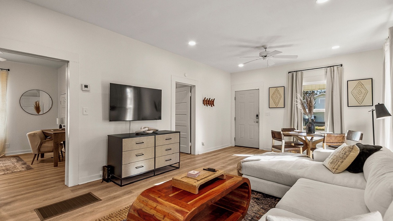 Photo of Livingroom in Northport