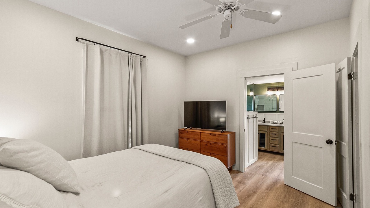 Photo of Bedroom in Northport
