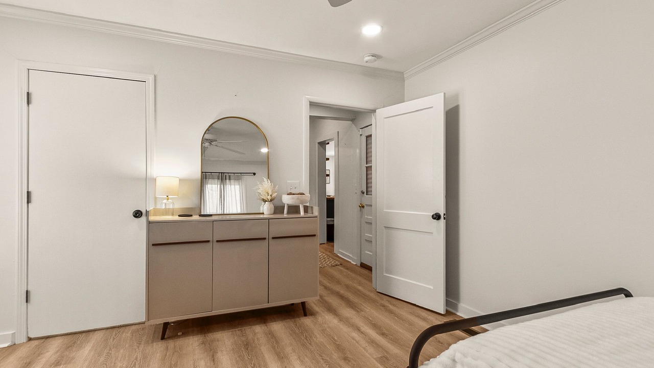 Photo of Bedroom in Northport