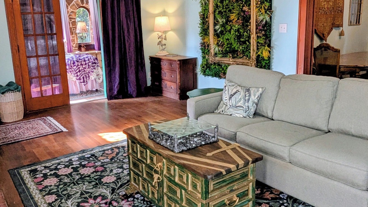 Photo of Livingroom in Foley
