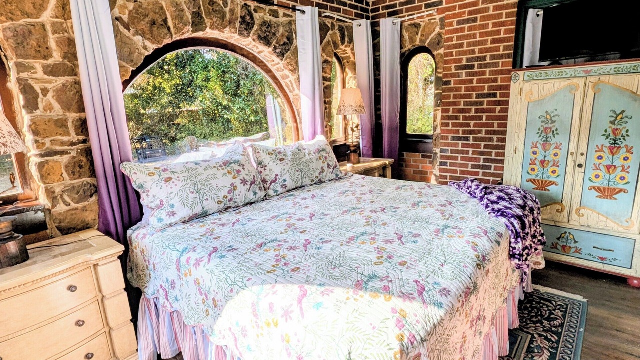 Photo of Bedroom in Foley