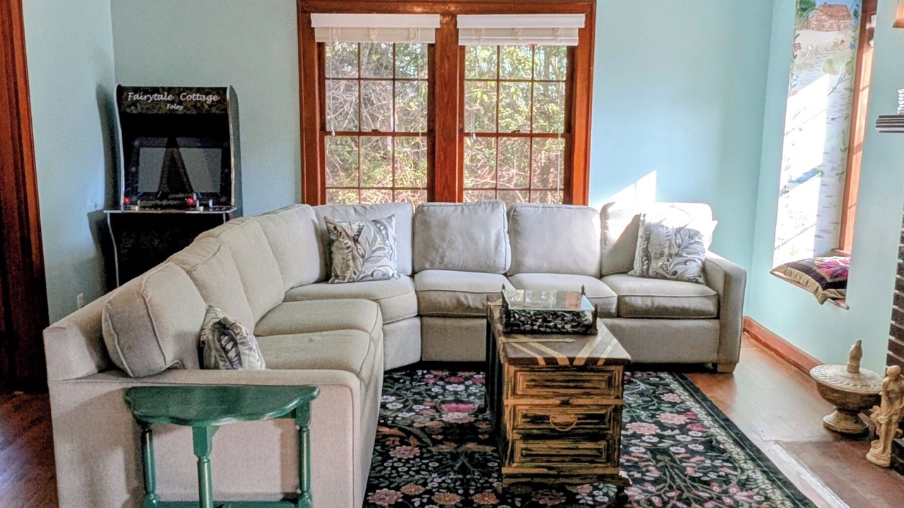 Photo of Livingroom in Foley