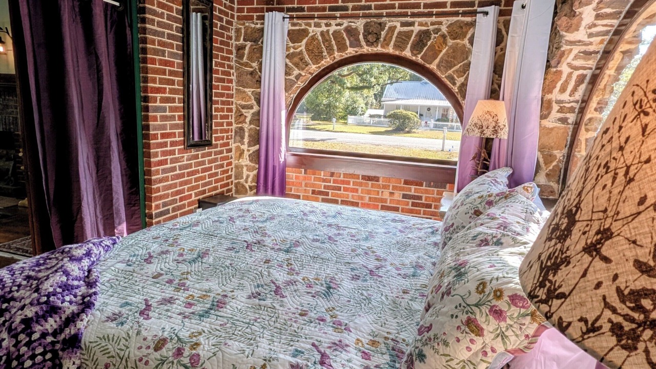 Photo of Bedroom in Foley