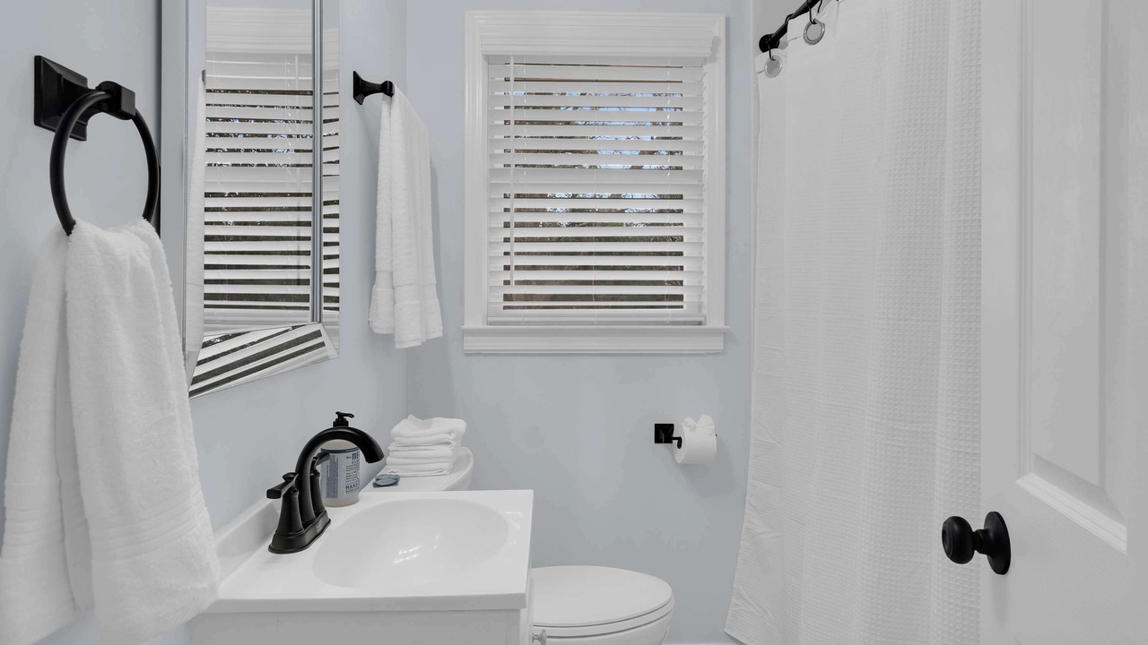 Photo of Bathroom in Gunter Afs
