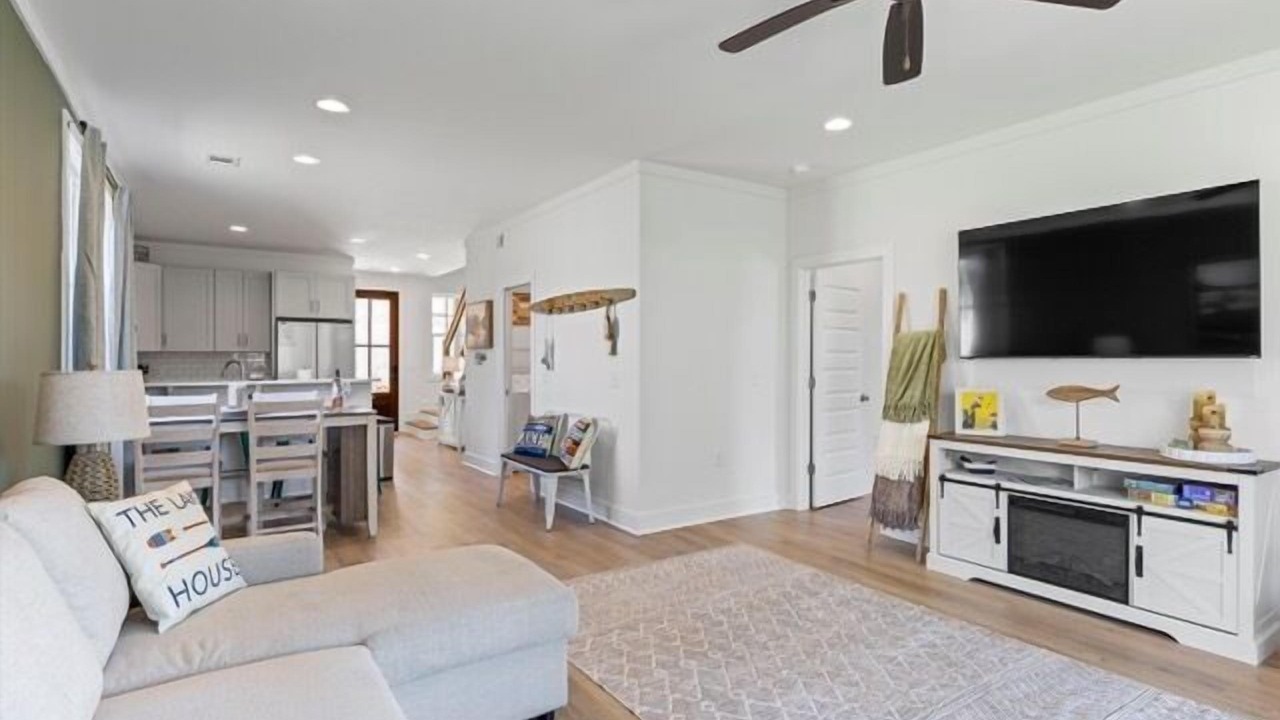 Photo of Livingroom in Jacksons' Gap