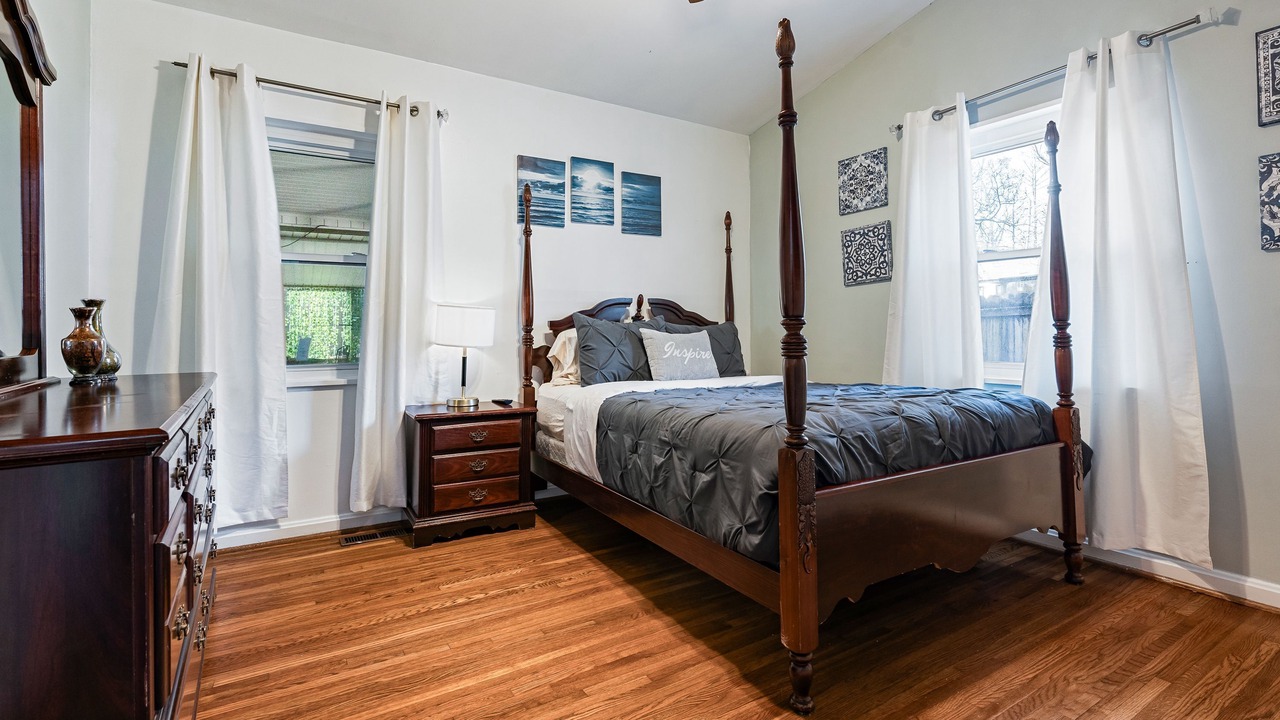 Photo of Bedroom in Crestline Heights