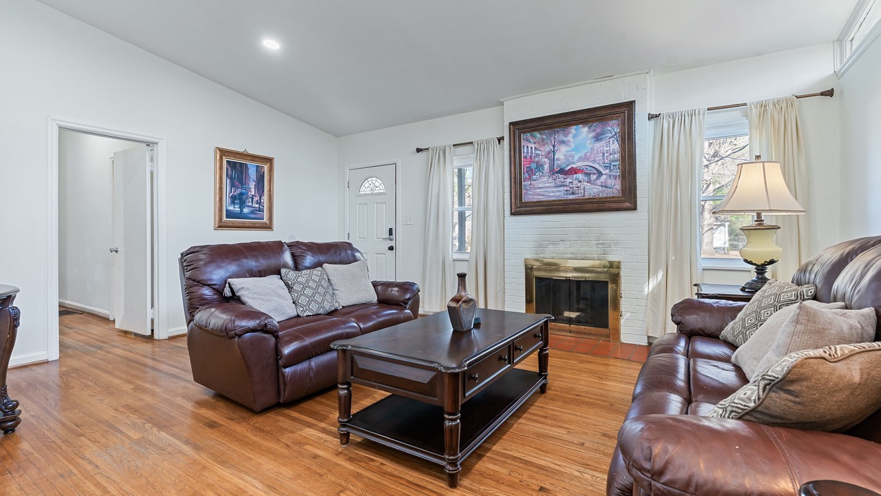 Photo of Livingroom in Crestline Heights