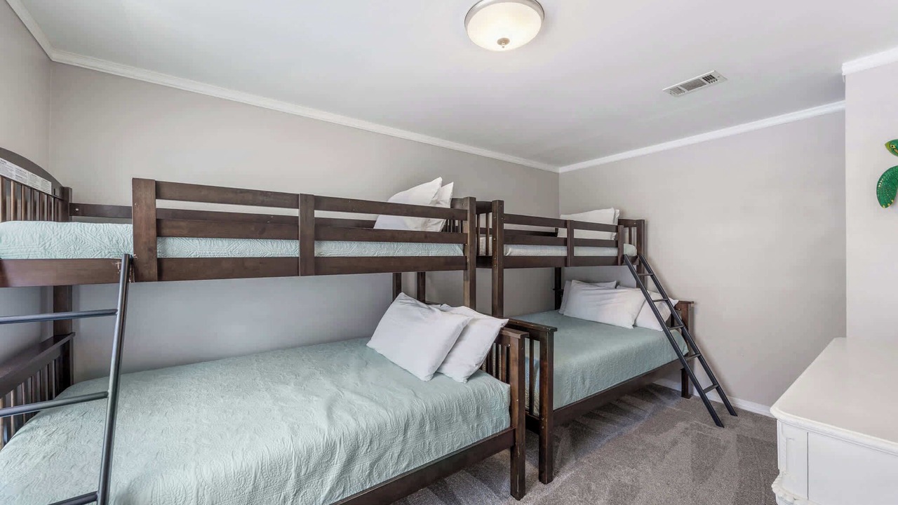 Photo of Bedroom in Clipper Cove