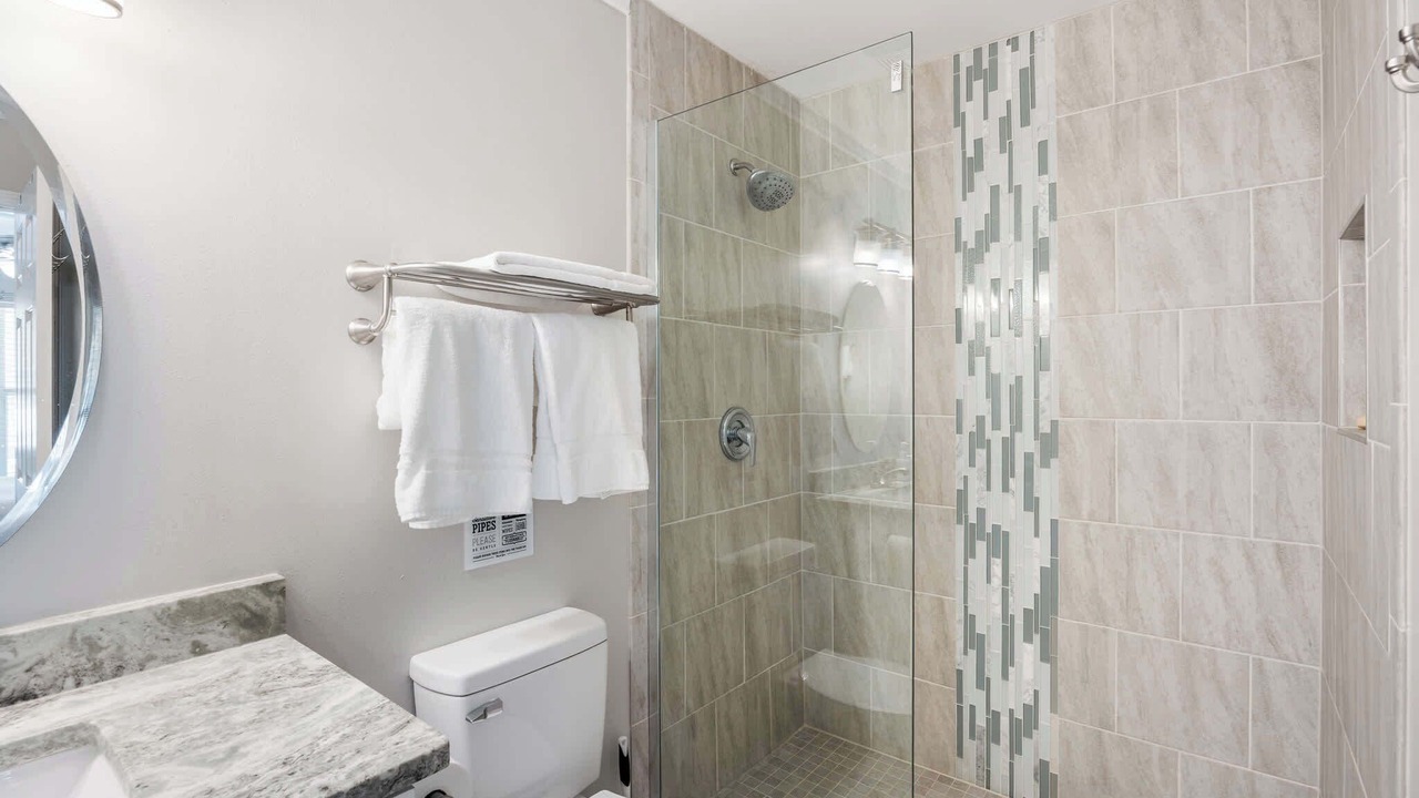 Photo of Bathroom in Clipper Cove