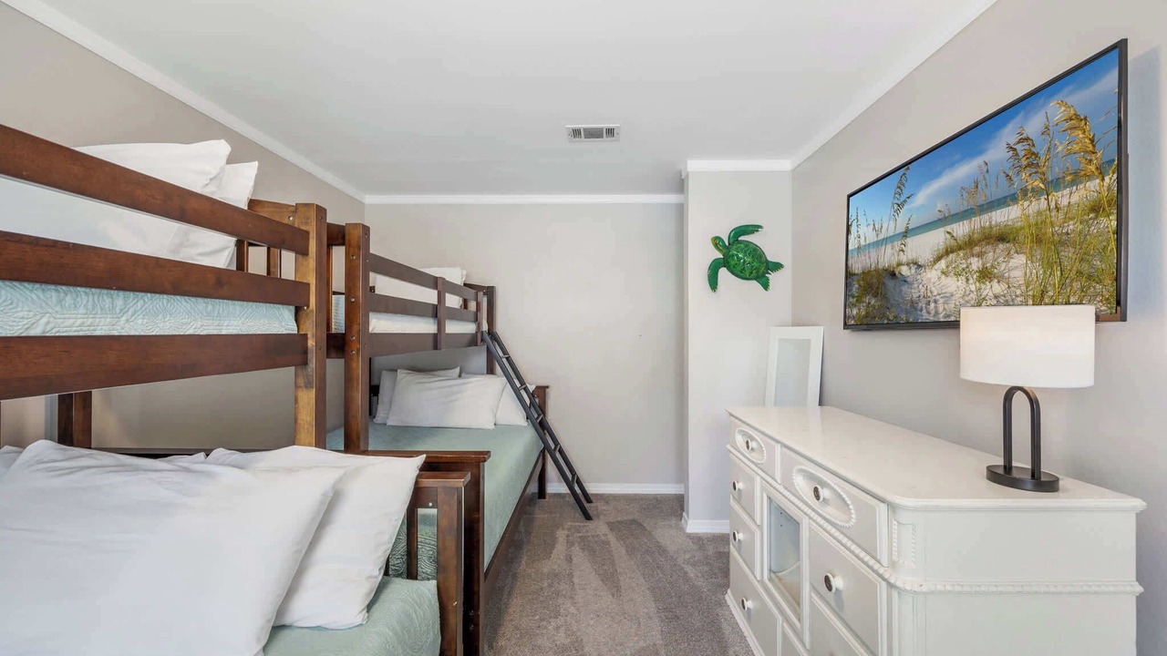 Photo of Bedroom in Clipper Cove