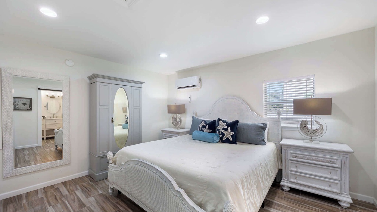 Photo of Bedroom in Clipper Cove