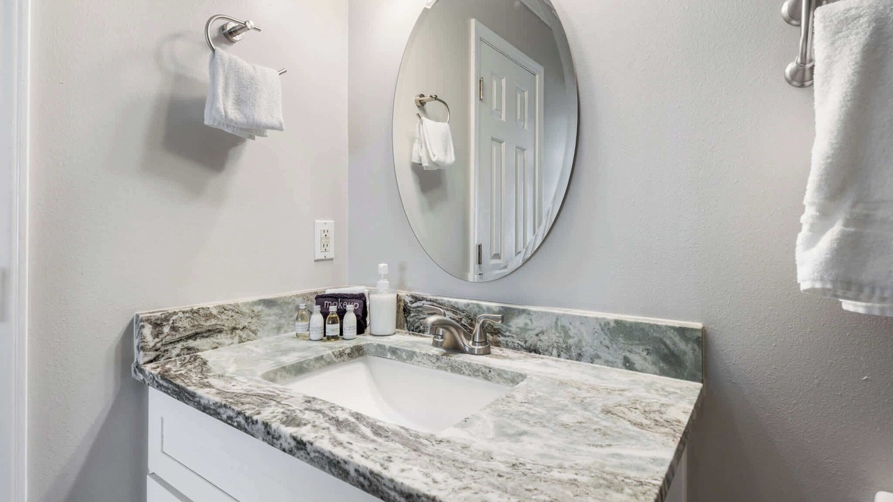Photo of Bathroom in Clipper Cove