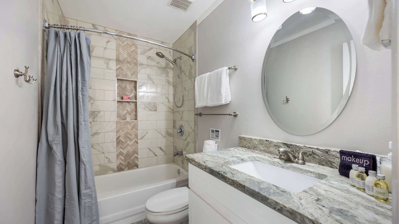 Photo of Bathroom in Clipper Cove