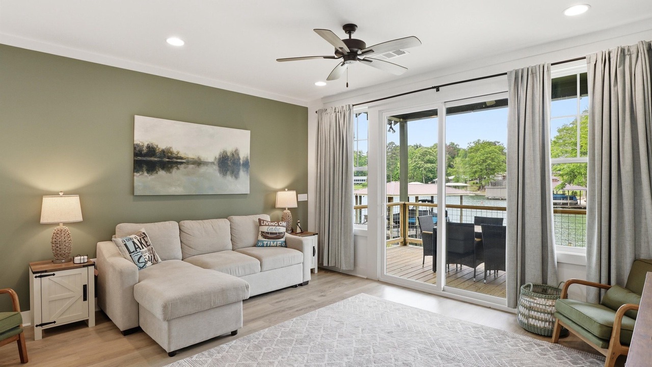 Photo of Livingroom in Jacksons' Gap
