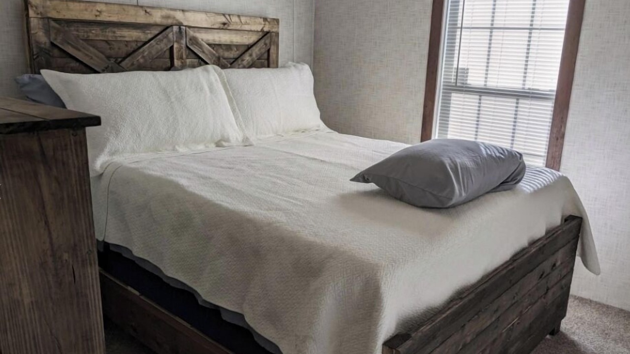 Photo of Bedroom in Putnam Hall