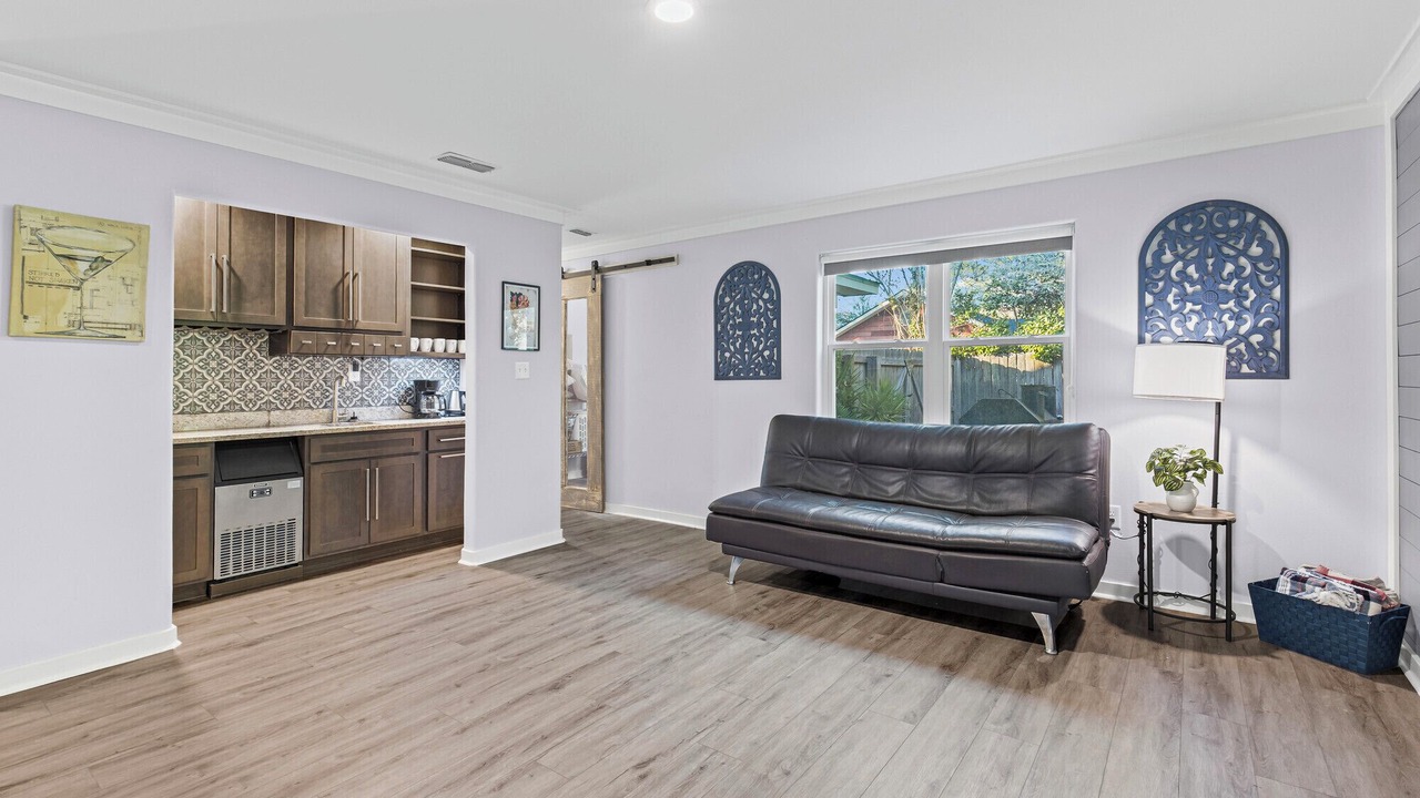 Photo of Livingroom in Jackson Heights